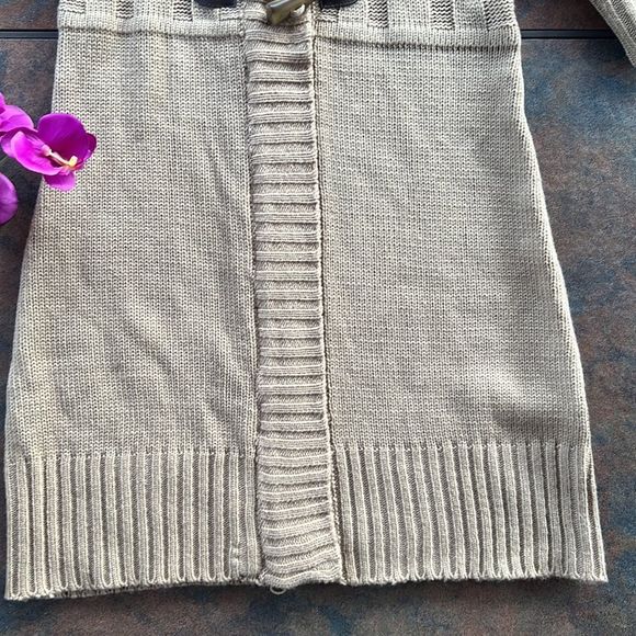 🍃 tan sweater - Picture 3 of 12